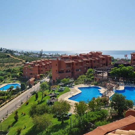 Sea View Penthouse Apartment With Hot Tub - Casa Bella Vista, Buenas Noches , Эстепона Экстерьер фото