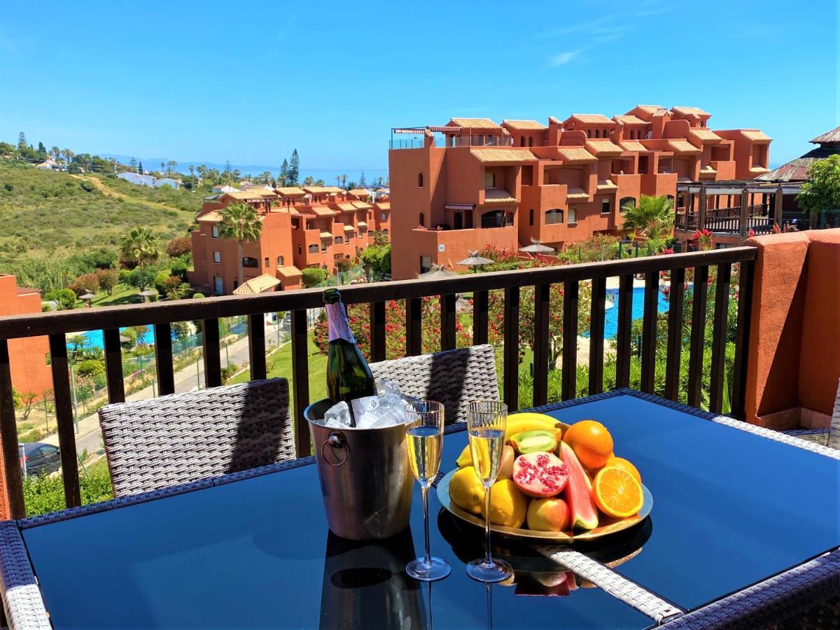 Sea View Penthouse Apartment With Hot Tub - Casa Bella Vista, Buenas Noches , Эстепона Экстерьер фото