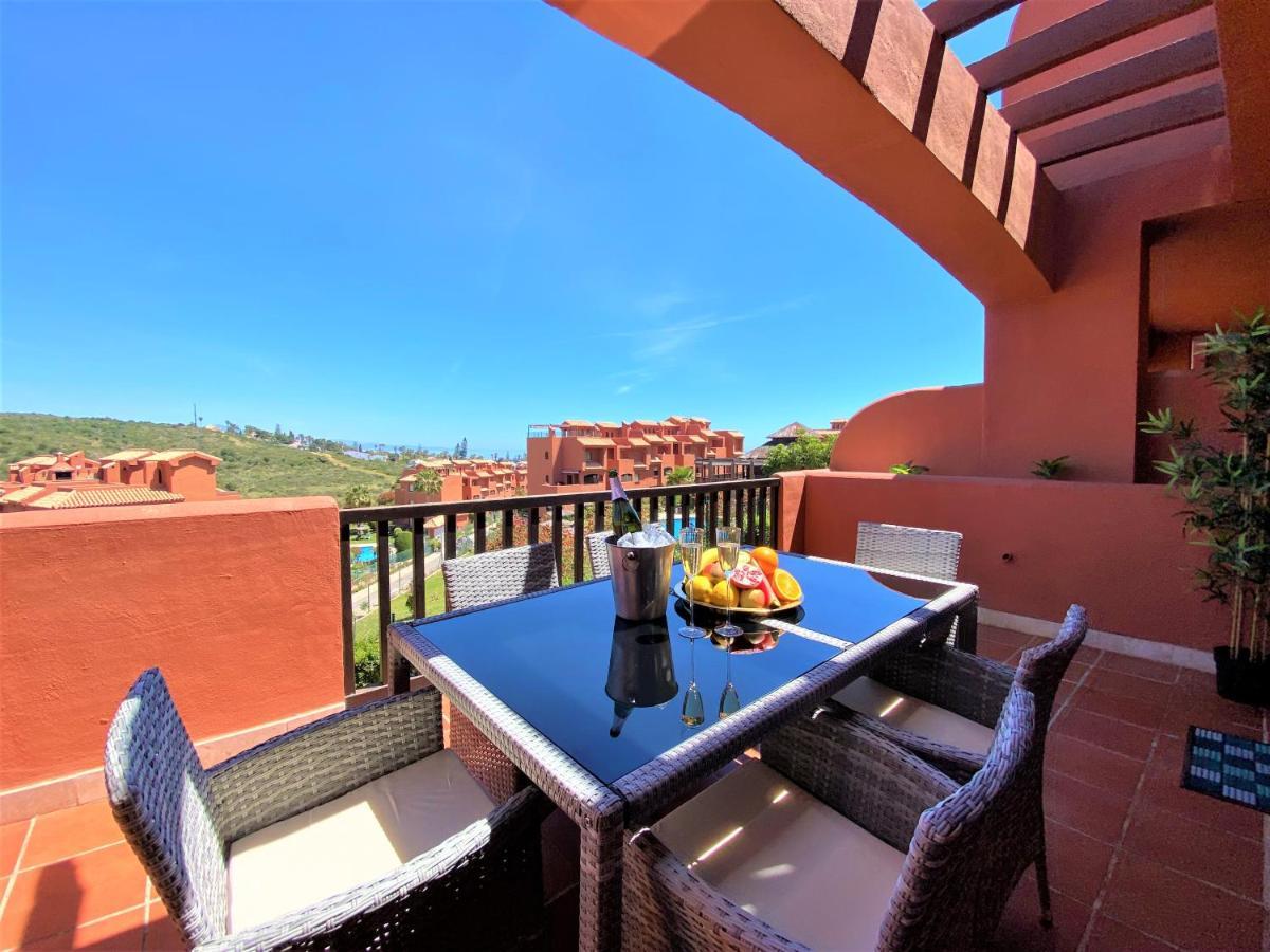 Sea View Penthouse Apartment With Hot Tub - Casa Bella Vista, Buenas Noches , Эстепона Экстерьер фото