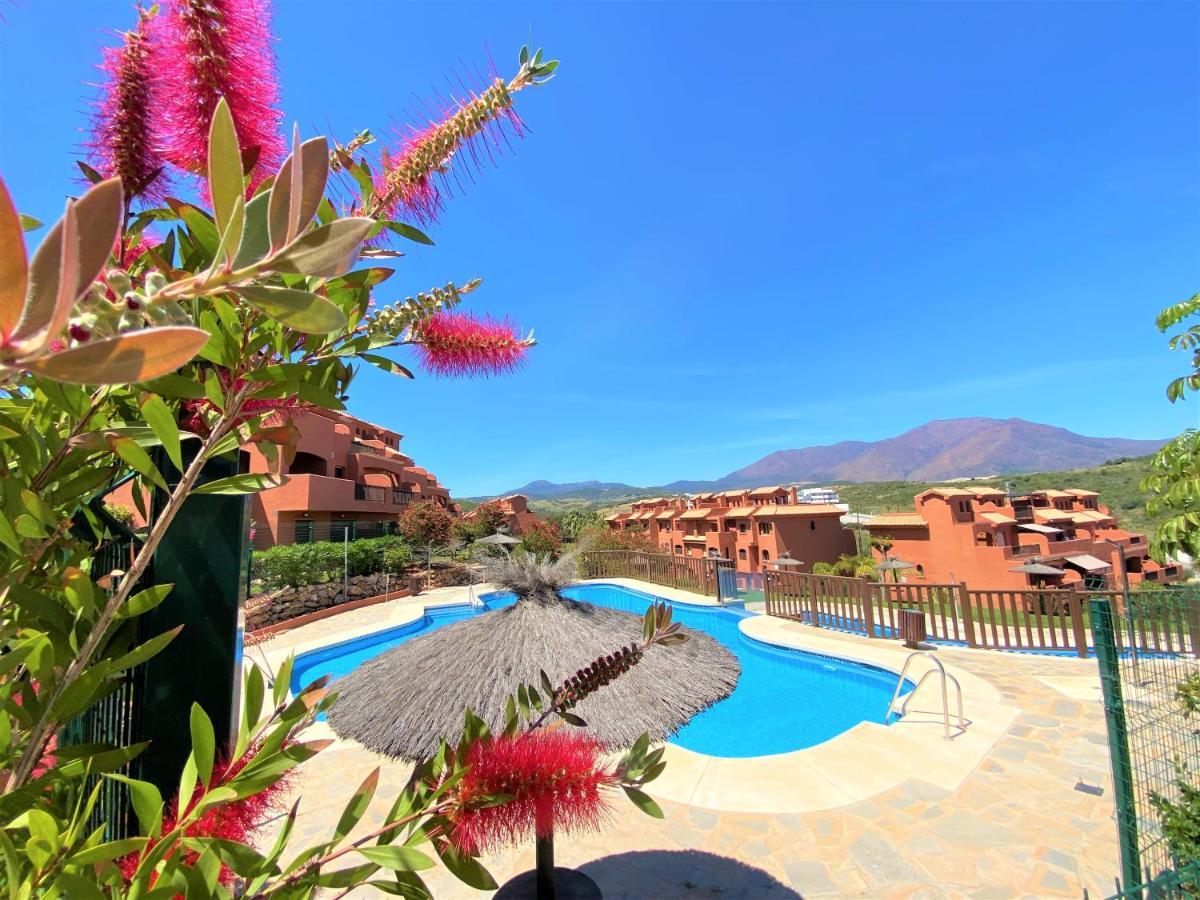 Sea View Penthouse Apartment With Hot Tub - Casa Bella Vista, Buenas Noches , Эстепона Экстерьер фото
