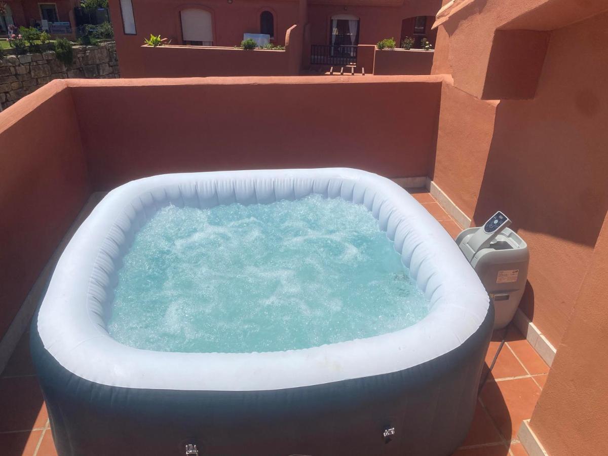 Sea View Penthouse Apartment With Hot Tub - Casa Bella Vista, Buenas Noches , Эстепона Экстерьер фото
