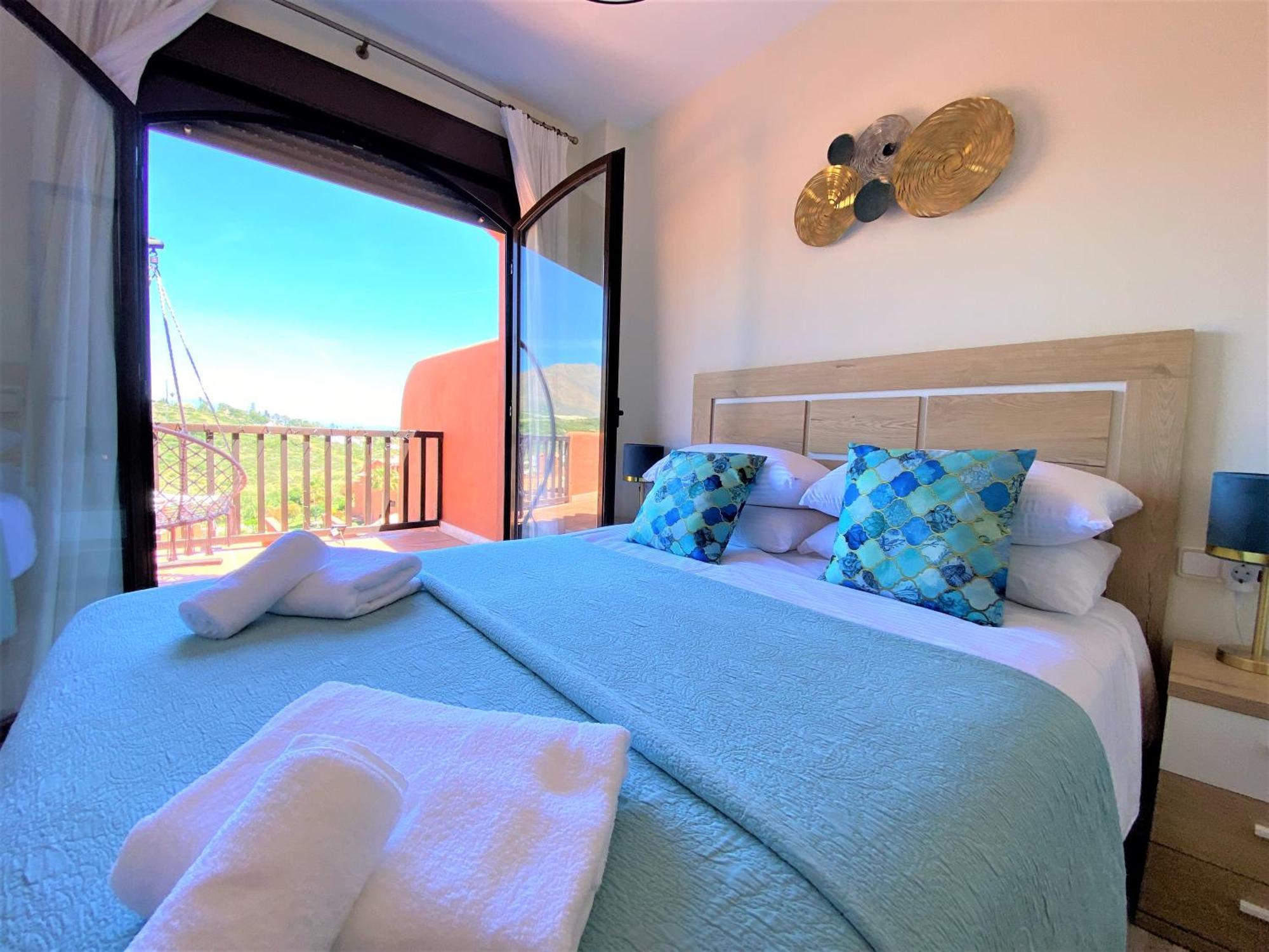 Sea View Penthouse Apartment With Hot Tub - Casa Bella Vista, Buenas Noches , Эстепона Экстерьер фото